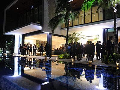 亚历山大⁠·安布罗休与Aqua Terra手表